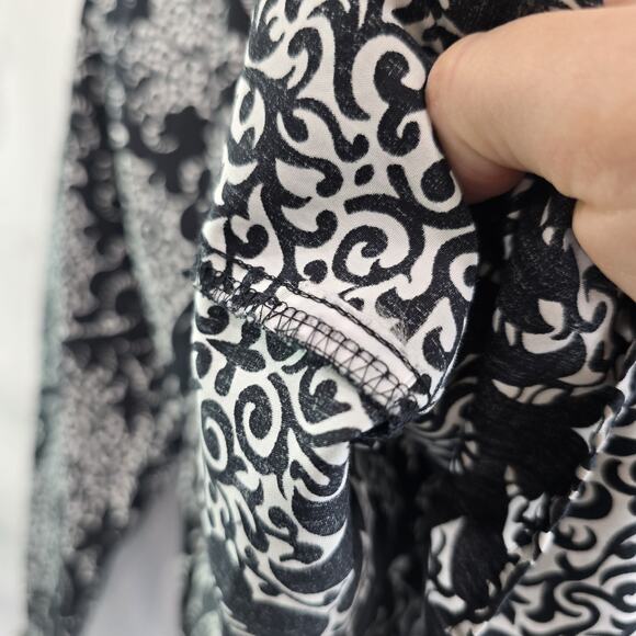 Foxcroft Shirt Womens 10 P Black White Button Up Wrinkle Free Non Iron Popover - Picture 12 of 14